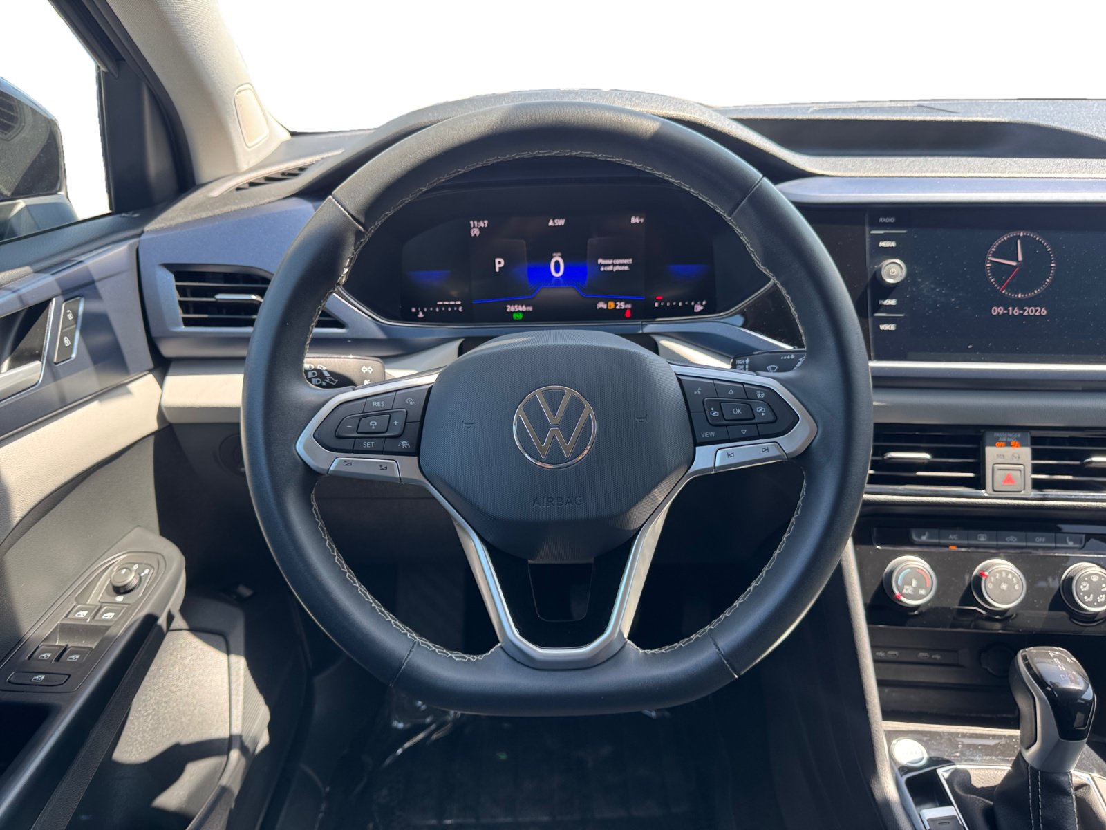 Used 2023 Volkswagen Taos SE FWD image 12