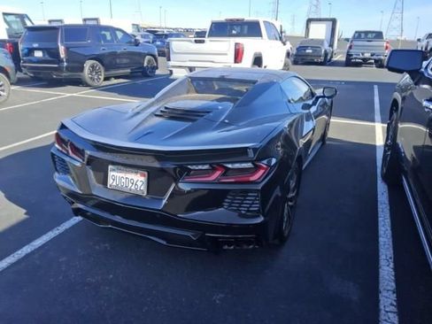 Used 2023 Chevrolet Corvette Stingray Premium Conv w/ Z51 Performance Package RWD image 4
