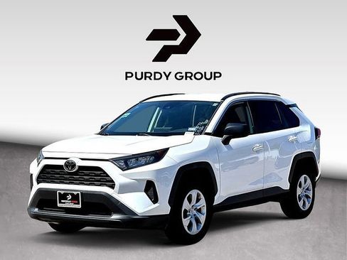 Used 2021 Toyota RAV4 LE FWD image 4