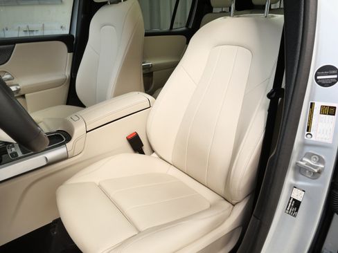 Certified 2026 Mercedes-Benz GLB 250 4MATIC image 3