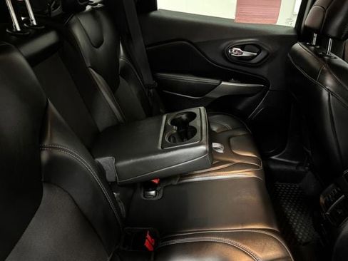 Used 2020 Jeep Cherokee Latitude Plus w/ Cold Weather Group image 38