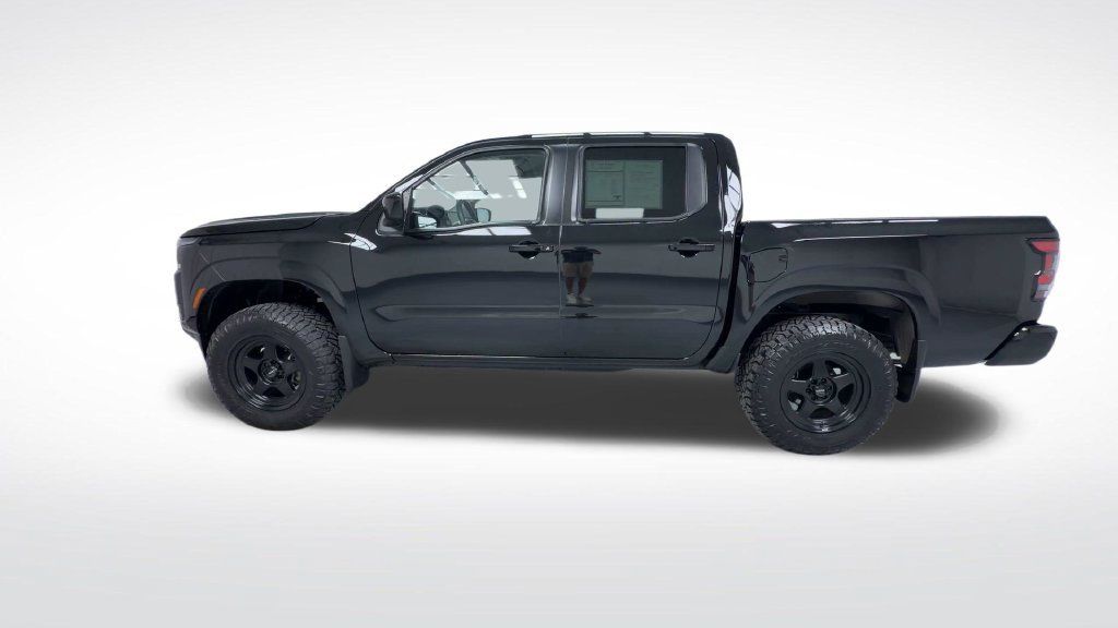 Used 2025 Nissan Frontier SV w/ SV Convenience Package AWD/4WD image 5