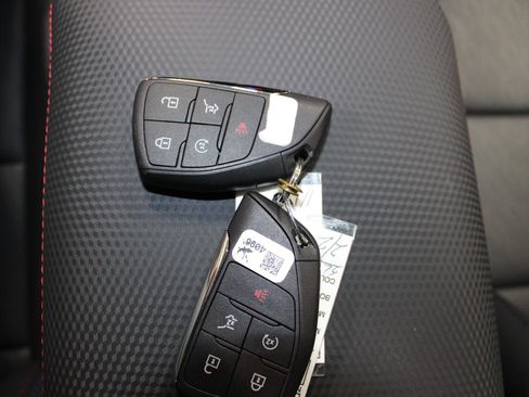 Used 2025 Chevrolet Equinox RS w/ Safety and Technology Package FWD image 33