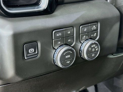 Used 2026 GMC Sierra 1500 Denali w/ Denali Reserve Package AWD/4WD image 16