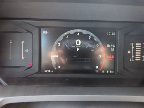Used 2025 Toyota Tacoma SR5 AWD/4WD image 15
