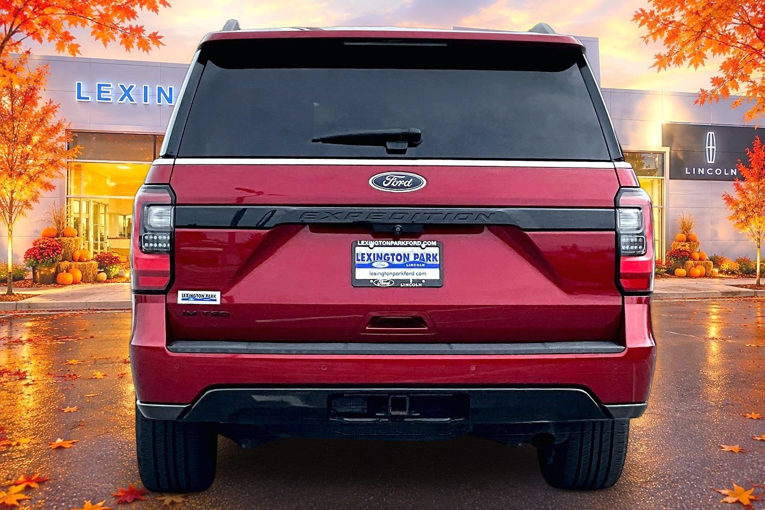 Used 2019 Ford Expedition Limited w/ Equipment Group 303A AWD/4WD image 6