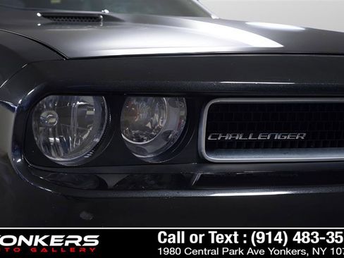 Used 2011 Dodge Challenger image 17