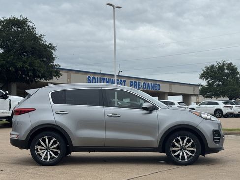 Used 2019 Kia Sportage EX FWD image 3