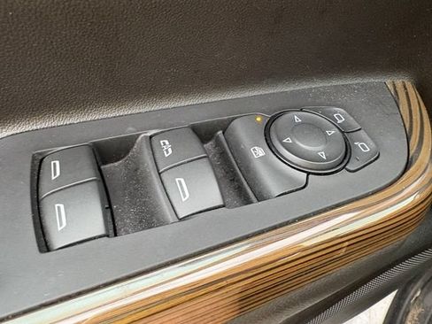 Used 2023 GMC Acadia SLE w/ Driver Convenience Package AWD/4WD image 13