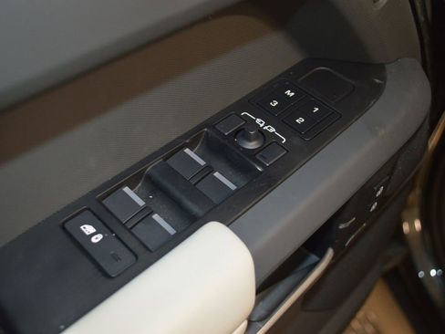 Certified 2025 Land Rover Defender 110 S AWD/4WD image 18