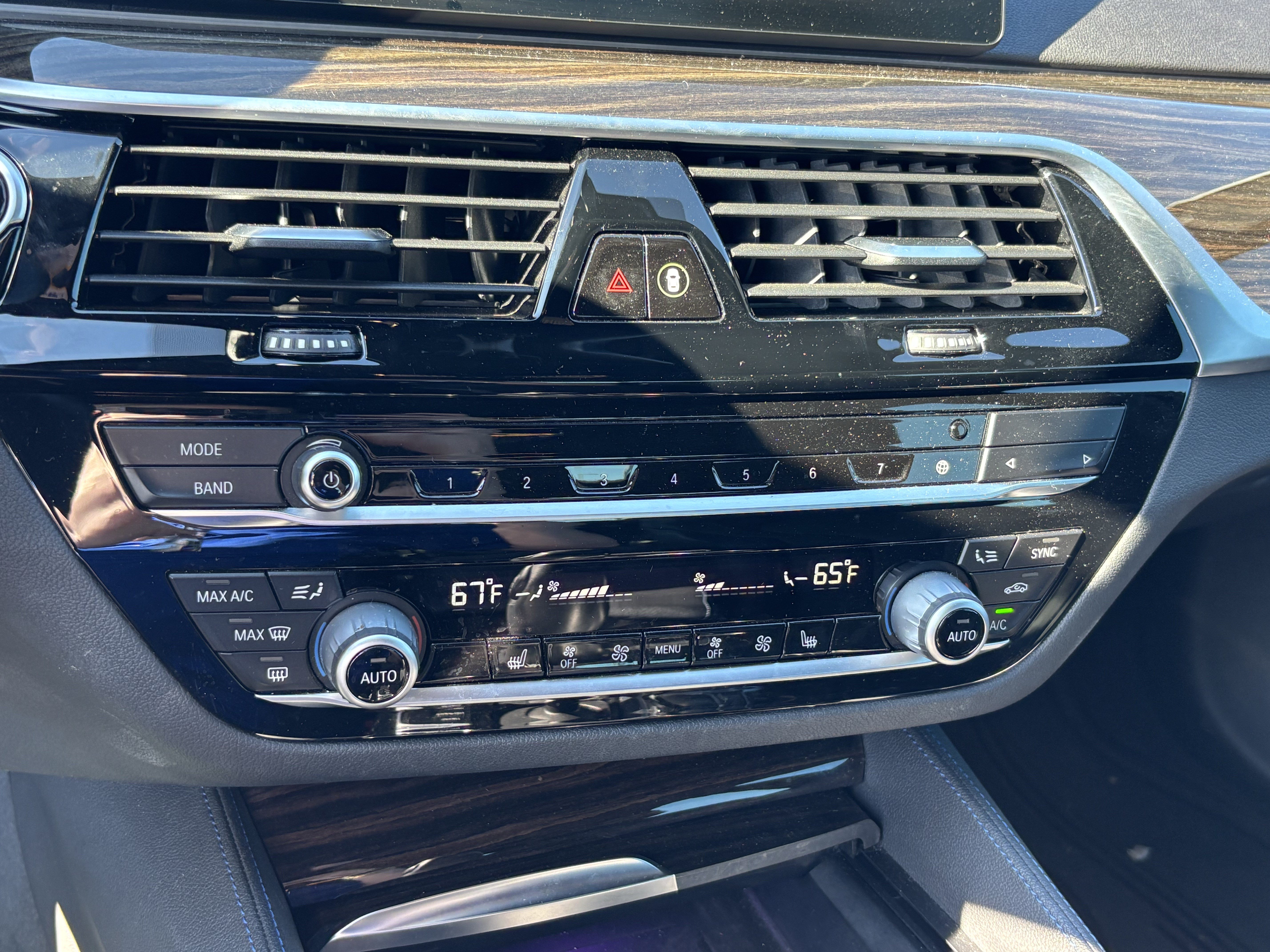 Used 2020 BMW 530i w/ M Sport Package RWD image 29