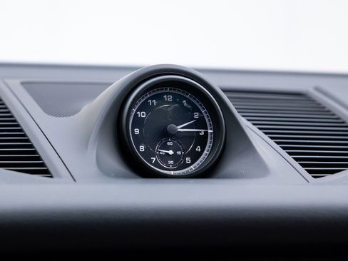 Certified 2025 Porsche Macan image 22