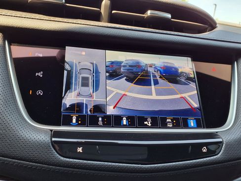 Used 2024 Cadillac XT5 Sportv w/ Technology Package AWD/4WD image 6