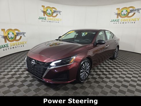 Used 2024 Nissan Altima 2.5 SV FWD image 3