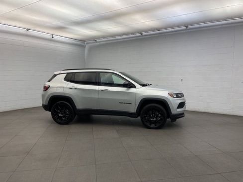 New 2026 Jeep Compass Latitude image 2