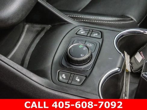 Certified 2024 GMC Terrain SLT AWD/4WD image 20