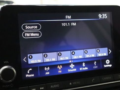 Used 2024 Nissan Altima 2.5 SV FWD image 32