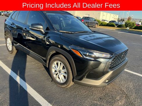 Used 2025 Toyota Corolla Cross LE FWD image 17