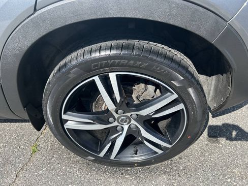 Used 2019 Volvo XC40 T5 Momentum AWD/4WD image 26