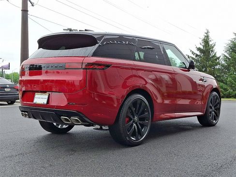 New 2025 Land Rover Range Rover Sport Dynamic SE image 3