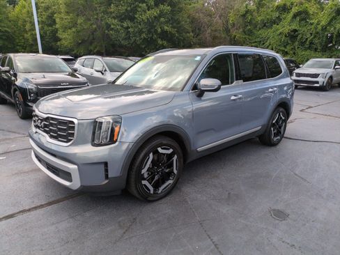 Used 2023 Kia Telluride S w/ S Sunroof Package AWD/4WD image 3