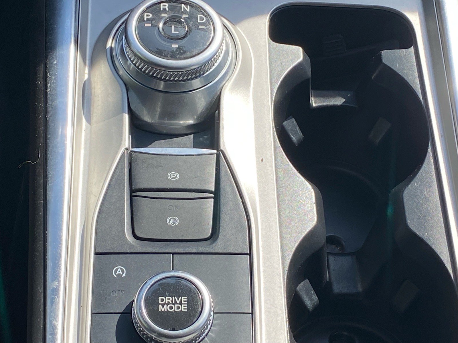 Used 2024 Ford Explorer XLT w/ Equipment Group 202A AWD/4WD image 9