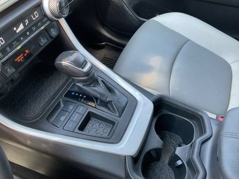 Used 2021 Toyota RAV4 XLE Premium FWD image 32