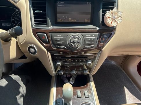 Used 2015 Nissan Pathfinder SL FWD image 5
