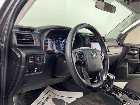 Used 2018 Toyota 4Runner TRD Off-Road AWD/4WD image 14