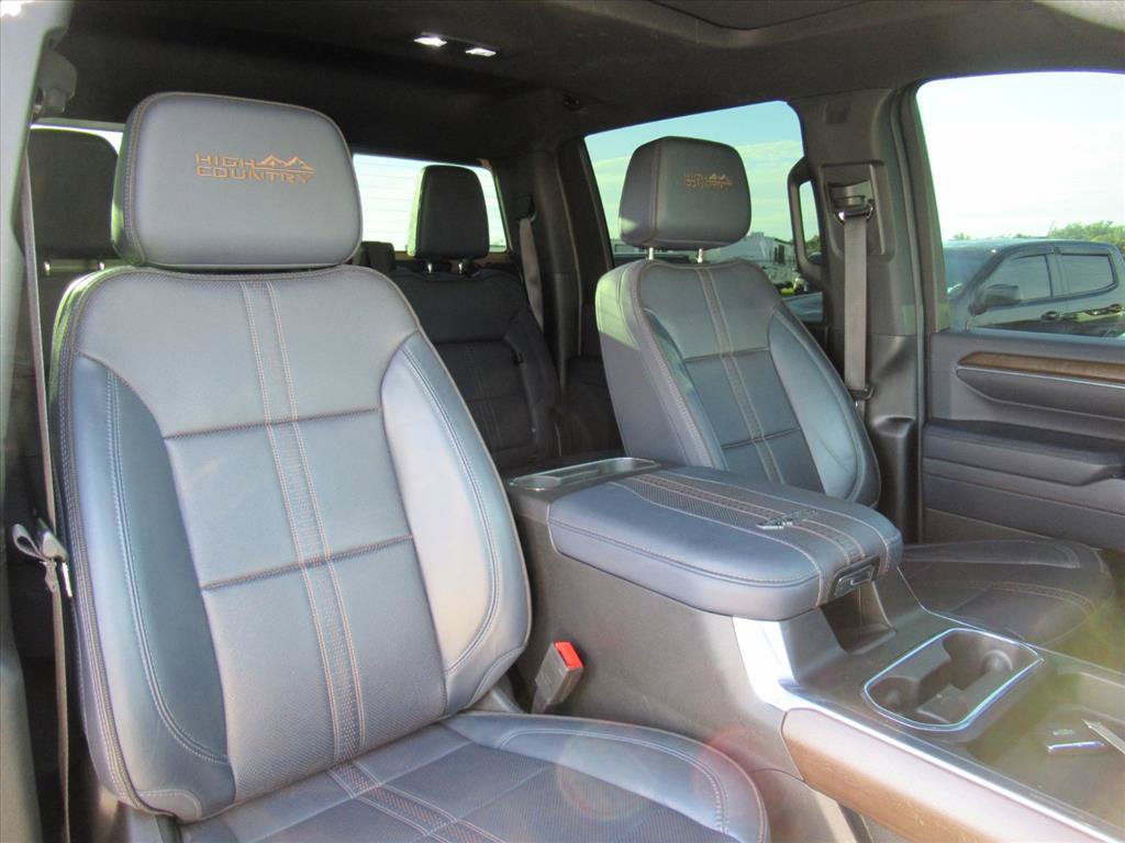 Used 2024 Chevrolet Silverado 2500 High Country w/ Technology Package AWD/4WD image 10