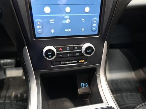 Used 2022 Ford Edge SE w/ Black Appearance Package AWD/4WD image 17