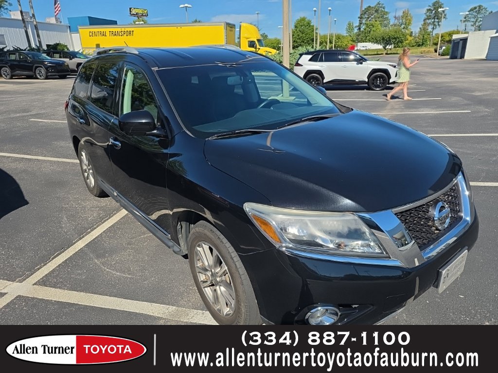 Used 2015 Nissan Pathfinder SL w/ SL Tech Package FWD image 1