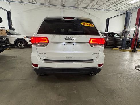Used 2019 Jeep Grand Cherokee Limited AWD/4WD image 4