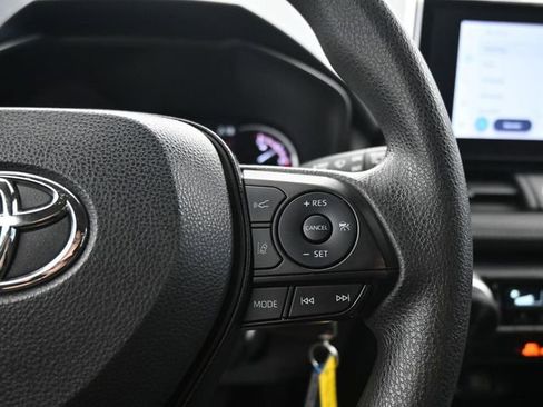 Used 2024 Toyota RAV4 LE AWD/4WD image 15