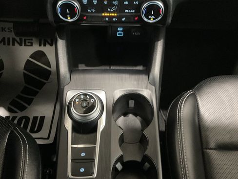 Used 2022 Ford Escape Titanium image 19