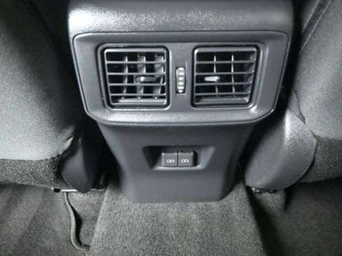 Used 2025 Toyota RAV4 XLE AWD/4WD image 25
