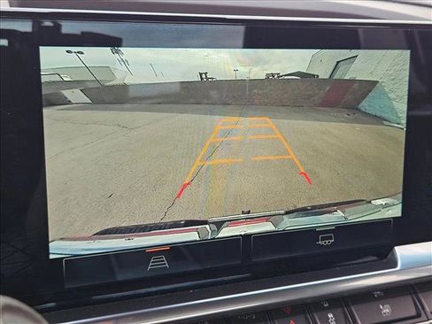 Used 2024 GMC Sierra 1500 SLT image 12