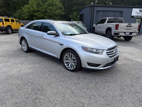 Used 2019 Ford Taurus Limited FWD image 2