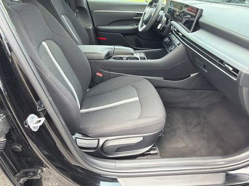 Used 2025 Hyundai Sonata SEL FWD image 13