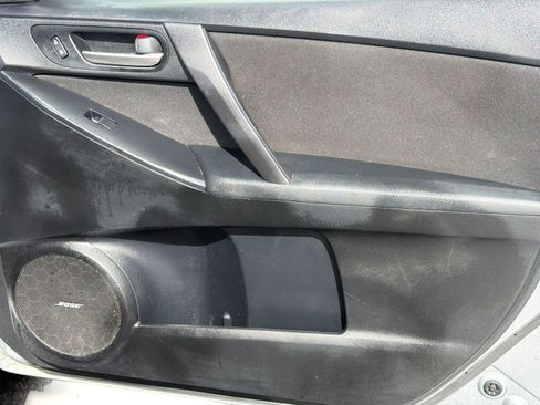 Used 2013 MAZDA MAZDA3 i Touring w/ Preferred Equipment Pkg FWD image 27
