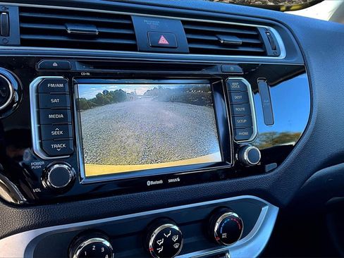 Used 2016 Kia Rio SX image 17