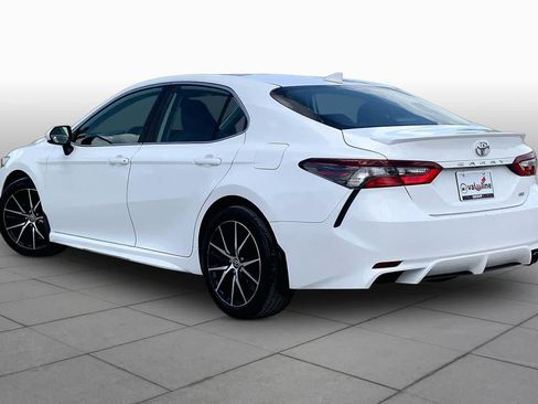 Used 2021 Toyota Camry SE FWD image 12