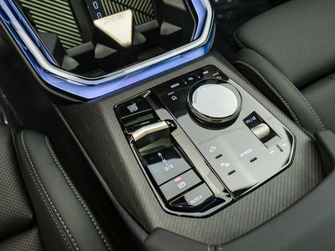 Used 2025 BMW X3 xDrive30i w/ Convenience Package image 21