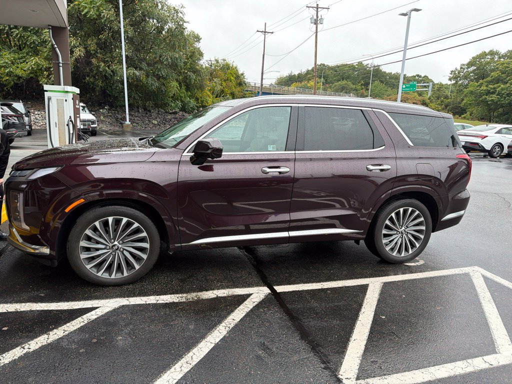 Used 2024 Hyundai Palisade Calligraphy AWD/4WD image 2