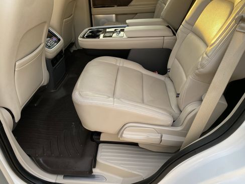 Used 2020 Lincoln Navigator Reserve w/ Luxury Package image 5