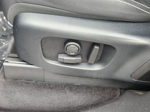 Used 2021 Land Rover Discovery S image 15