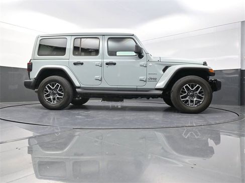 Used 2024 Jeep Wrangler Sahara image 24
