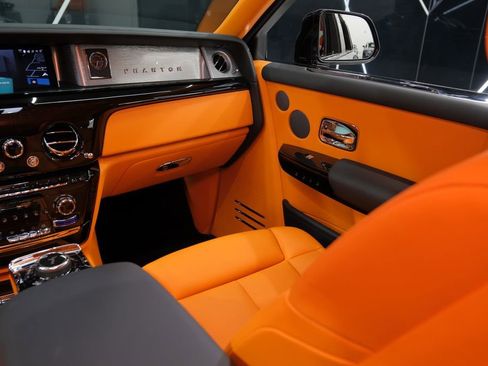 Used 2025 Rolls-Royce Phantom Sedan image 75