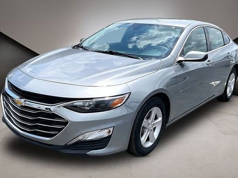 Used 2025 Chevrolet Malibu LS FWD image 1