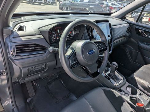 Used 2025 Subaru Forester Touring w/ Popular Package - Touring AWD/4WD image 13